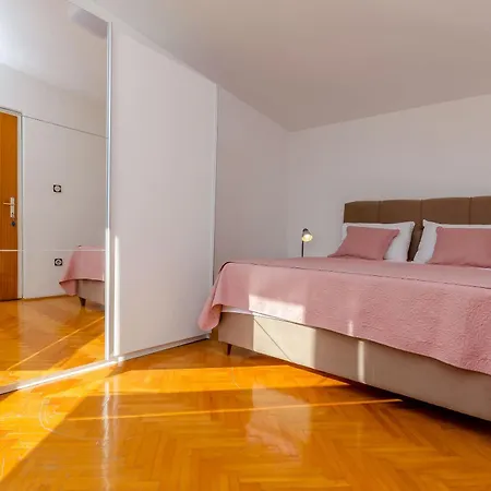 Edita Apartment *